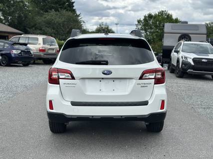 2017 SUBARU Outback Limited