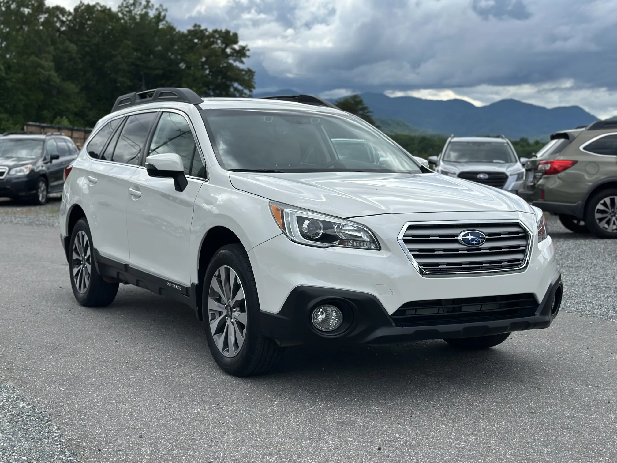 2017 SUBARU Outback Limited