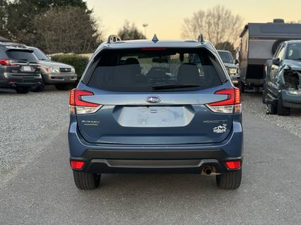 2023 SUBARU Forester Premium