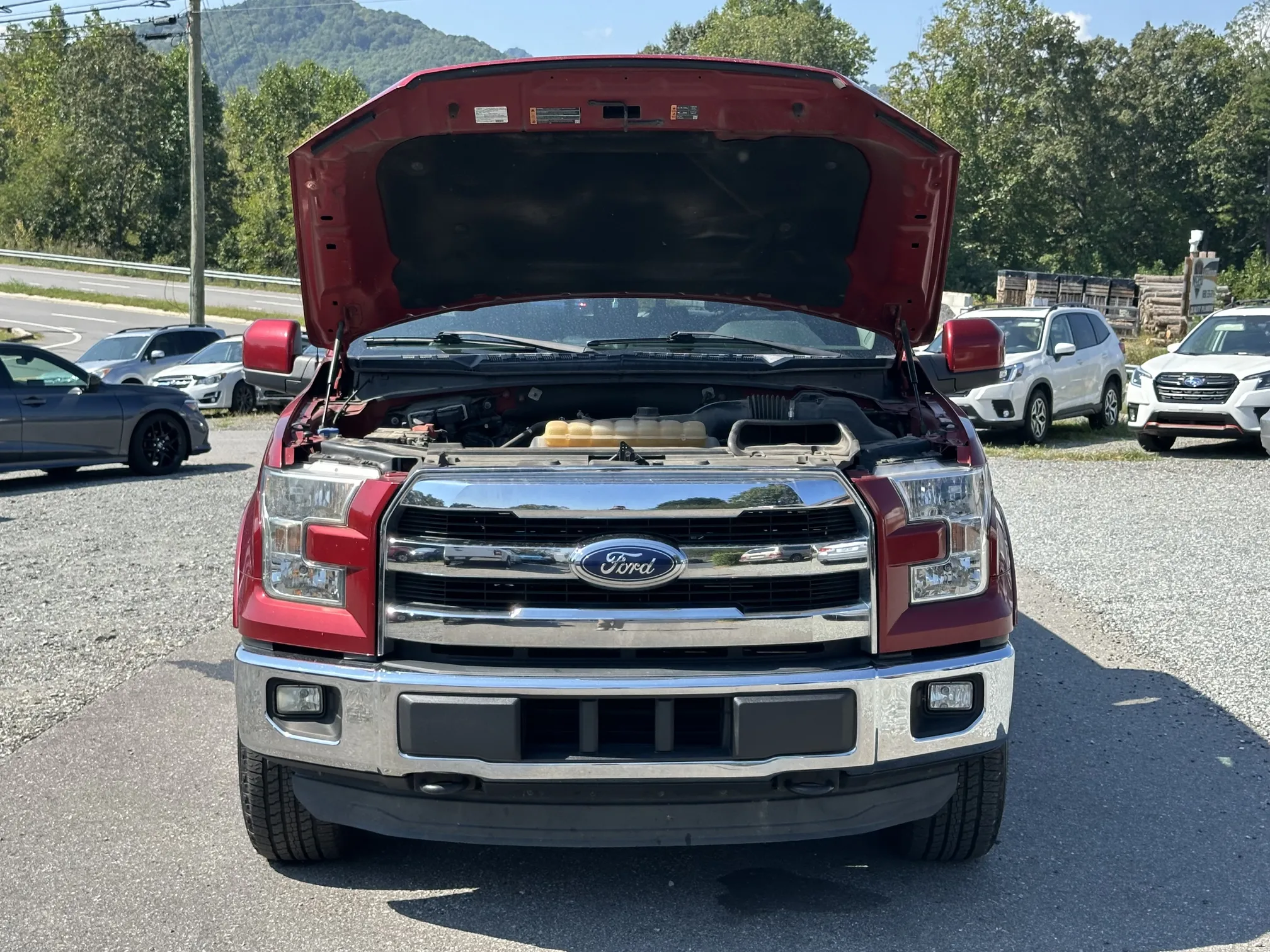 2015 Ford F-150 Lariat - Red