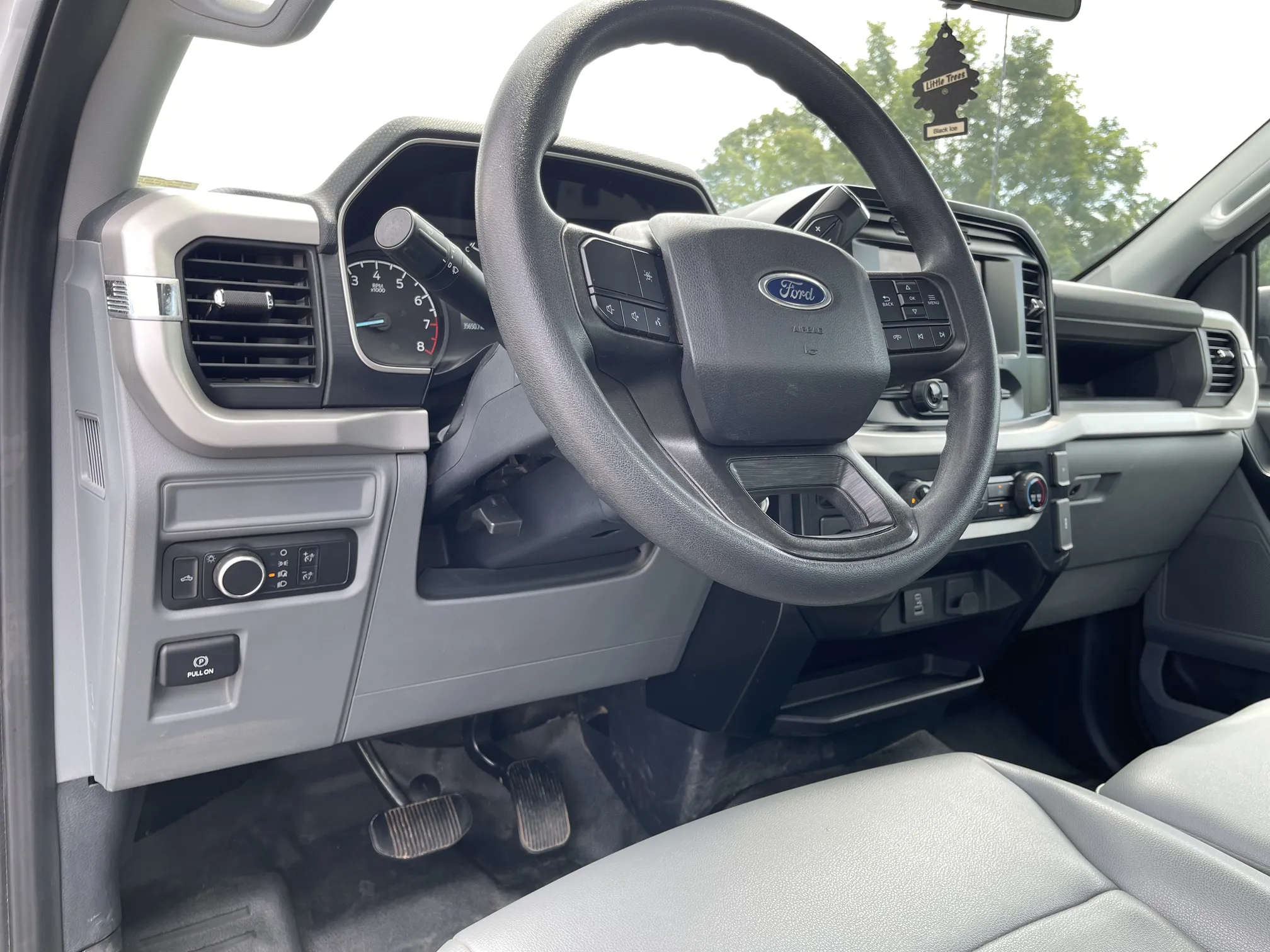 2022 Ford F-150 XL - White