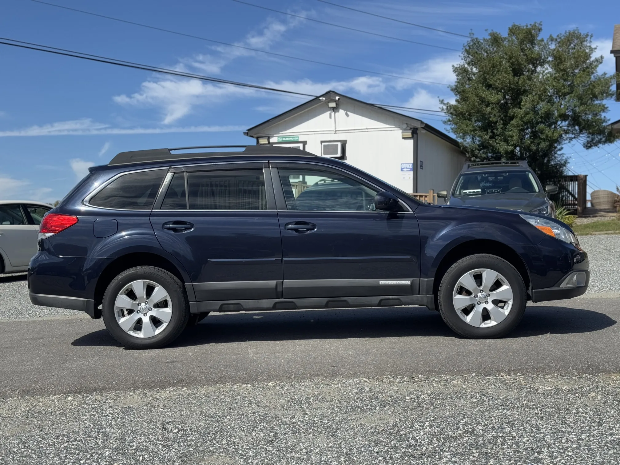 2012 Subaru Outback Premium CLEAN TITLE