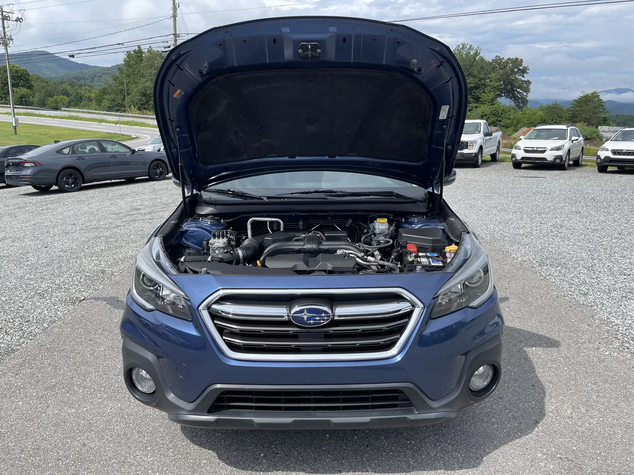 2019 Subaru Outback Premium - Blue