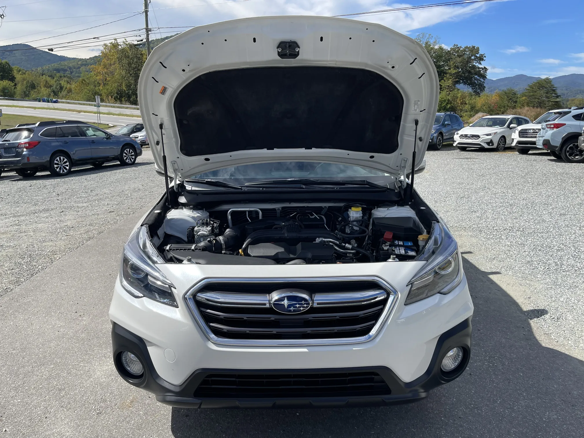 2019 Subaru Outback Touring - White