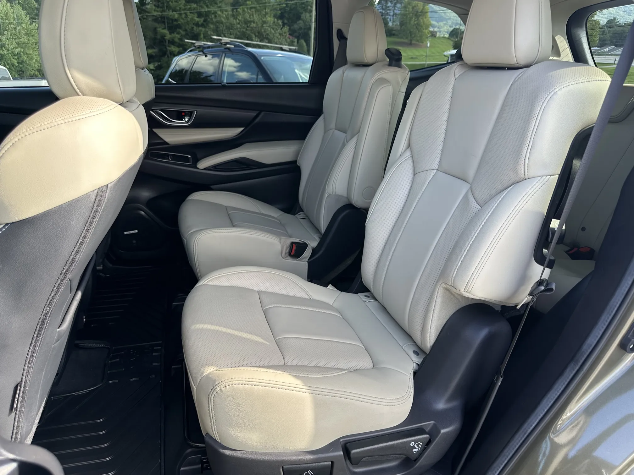 Rear seat