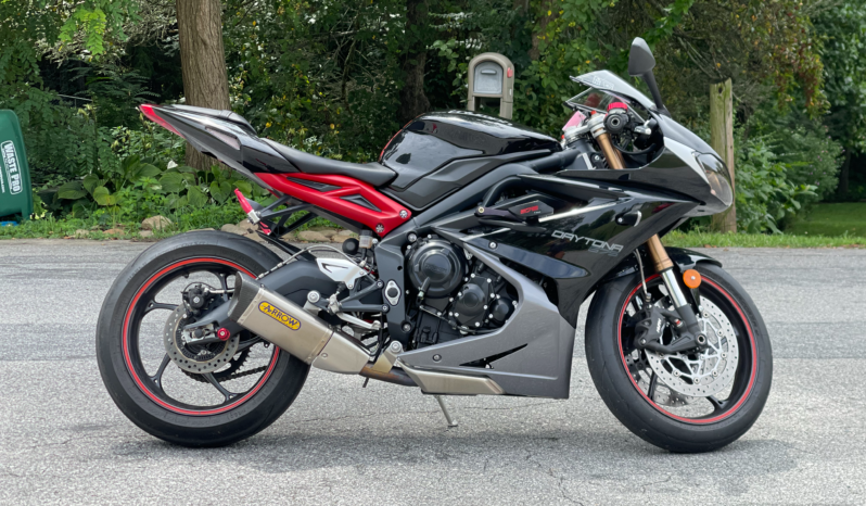 
								2013 Triumph Daytona 675 / 2K Miles full									