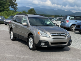 2014 Subaru Outback 4dr Wgn H4 6Spd Manual 2.5i Premium / 44K Miles