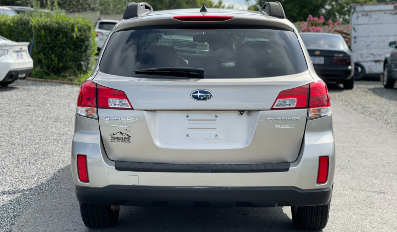 
								2014 Subaru Outback 4dr Wgn H4 6Spd Manual 2.5i Premium / 44K Miles full									