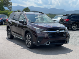 2024 Subaru Ascent Touring 7-Passenger / 5K Miles