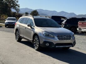 2015 Subaru Outback 4dr Wgn 3.6R Limited / 57K Miles