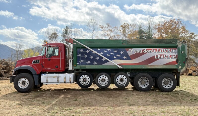 
								2016 MACK GRANITE GU700 / 372K Miles full									