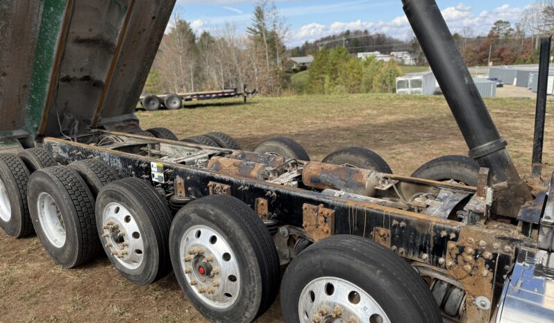 
								2016 MACK GRANITE GU700 / 372K Miles full									