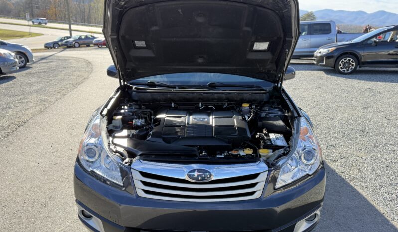 
								2010 Subaru Outback 4dr Wgn H6 Auto 3.6R Ltd Pwr Moon / 61K Miles full									