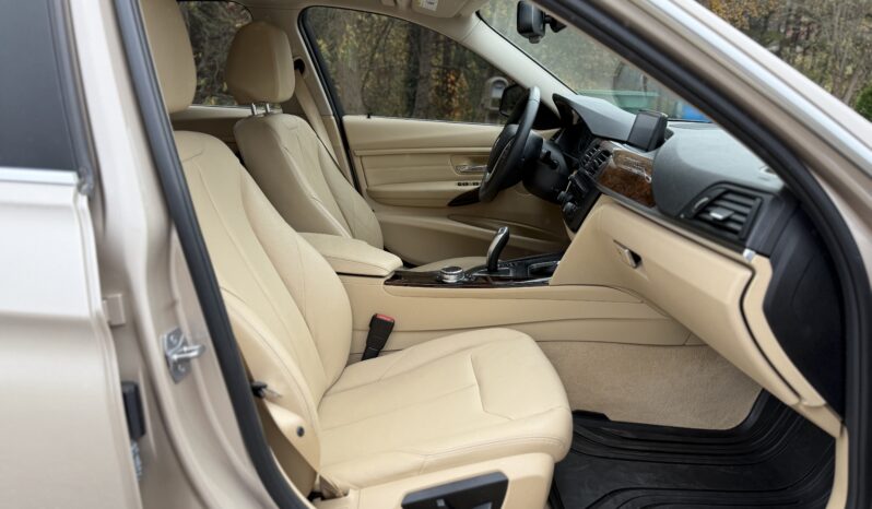 
								2015 BMW 3 Series 4dr Sdn 328i RWD / 13K Miles full									