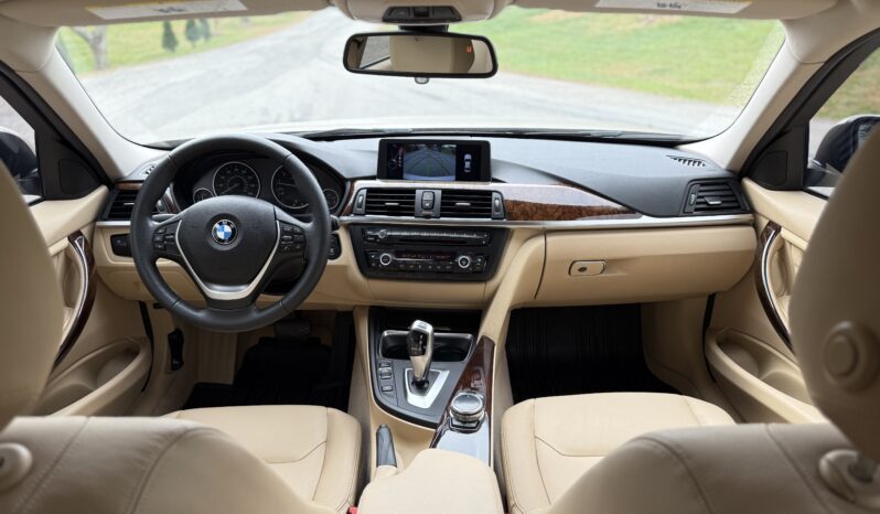 
								2015 BMW 3 Series 4dr Sdn 328i RWD / 13K Miles full									