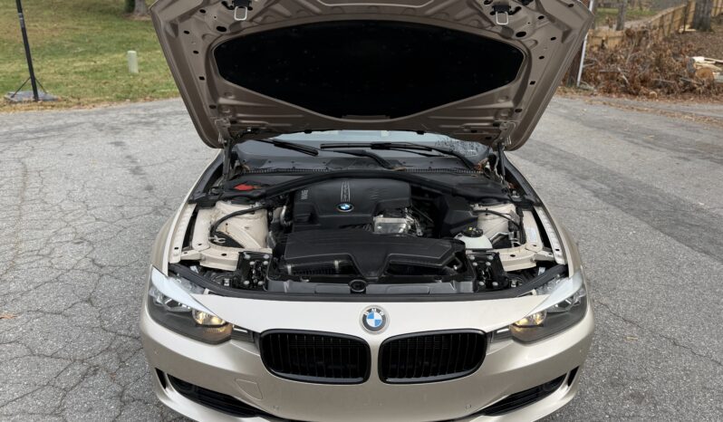 
								2015 BMW 3 Series 4dr Sdn 328i RWD / 13K Miles full									