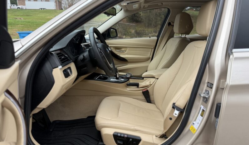 
								2015 BMW 3 Series 4dr Sdn 328i RWD / 13K Miles full									