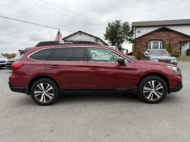 2019 Subaru Outback 2.5i Limited / 32K Miles