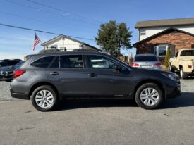 2019 Subaru Outback 2.5i Premium / 30K Miles