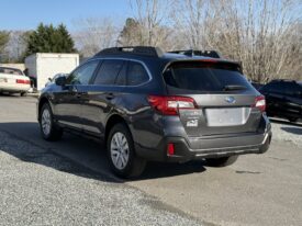 2019 Subaru Outback 2.5i Premium / 30K Miles