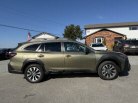 2024 Subaru Outback Limited CVT / 10K Miles