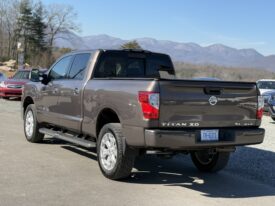 2016 Nissan Titan XD SL 4X4 / 30K Miles