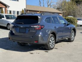 2025 Subaru Outback Premium AWD / 2K Miles