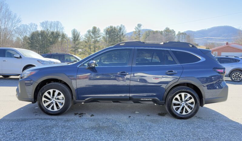 
								2025 Subaru Outback Premium AWD / 2K Miles full									