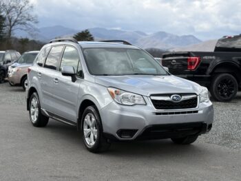 2015 Subaru Forester 4dr CVT 2.5i Premium PZEV / 98K Miles