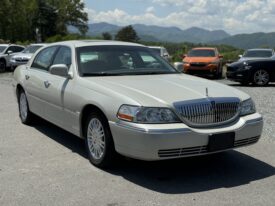 2007 Lincoln Town Car Signature Limited / 37k