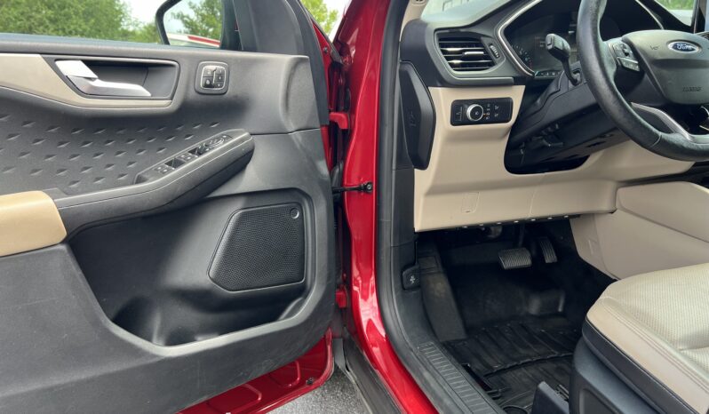 
								2020 Ford Escape / 34k full									