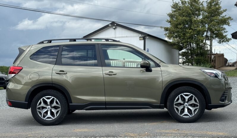 
								2022 Subaru Forester Premium / 34k full									