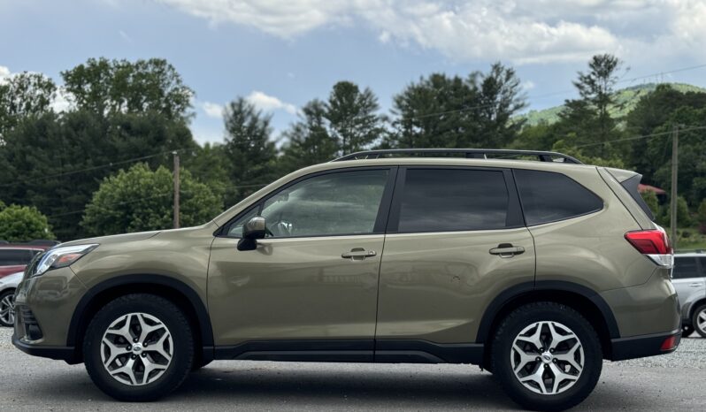 
								2022 Subaru Forester Premium / 34k full									