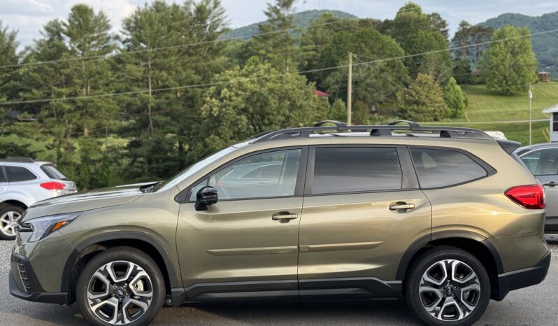 
								2023 Subaru Ascent Onyx Limited / 26k Miles full									