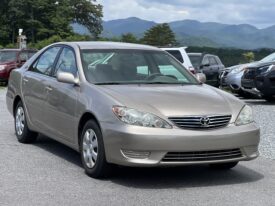 2005 Toyota Camry / 121k