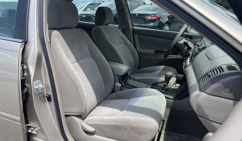 
								2005 Toyota Camry / 121k full									