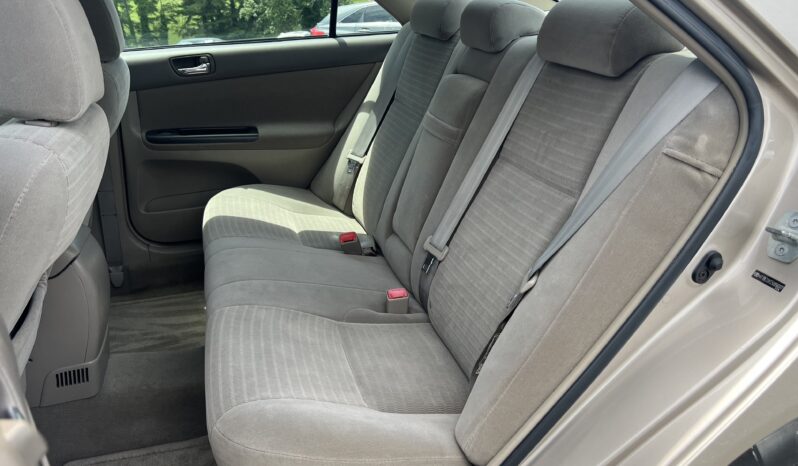 
								2005 Toyota Camry / 121k full									