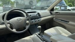 
										2005 Toyota Camry / 121k full									