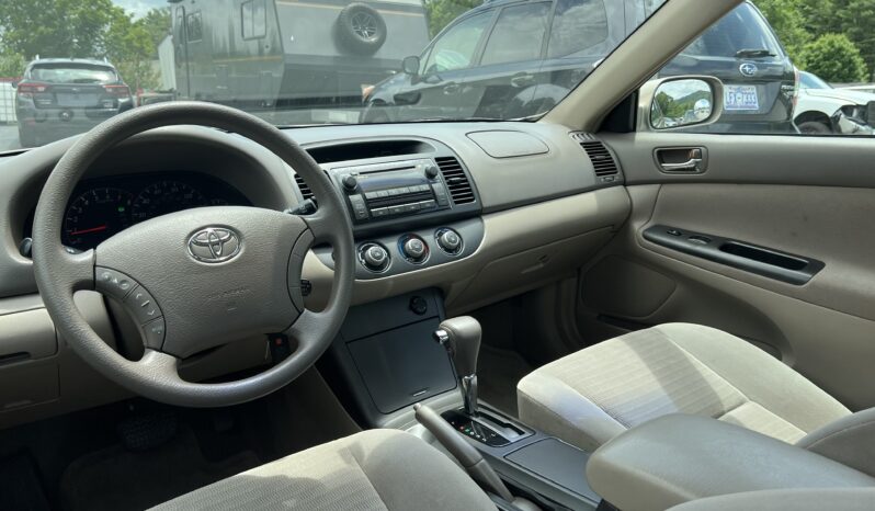 
								2005 Toyota Camry / 121k full									