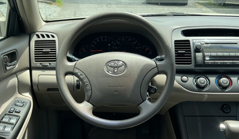 
								2005 Toyota Camry / 121k full									