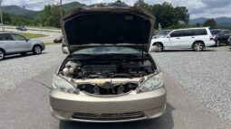 
										2005 Toyota Camry / 121k full									