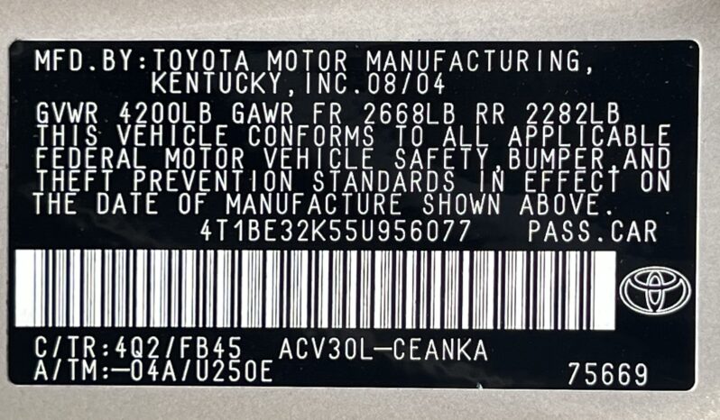 
								2005 Toyota Camry / 121k full									