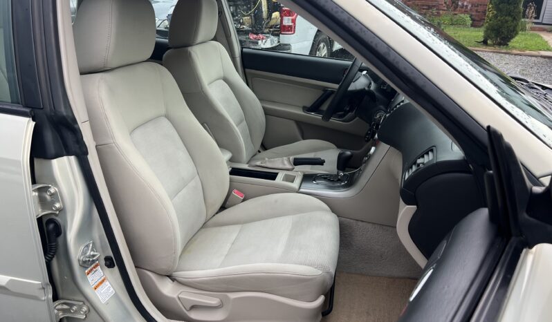 
								2007 Subaru Outback / 102K full									