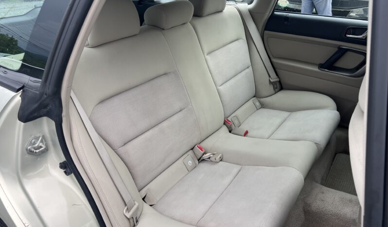 
								2007 Subaru Outback / 102K full									