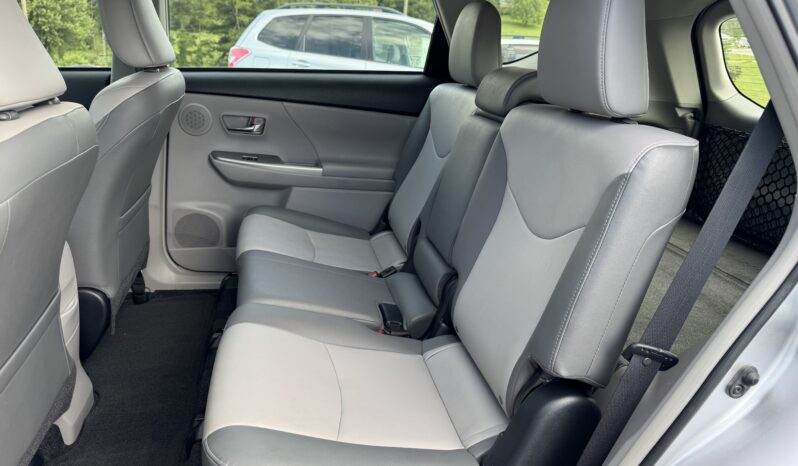 
								2015 Toyota Prius / 38K full									