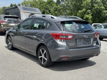 2020 Subaru Impreza Premium / 79K