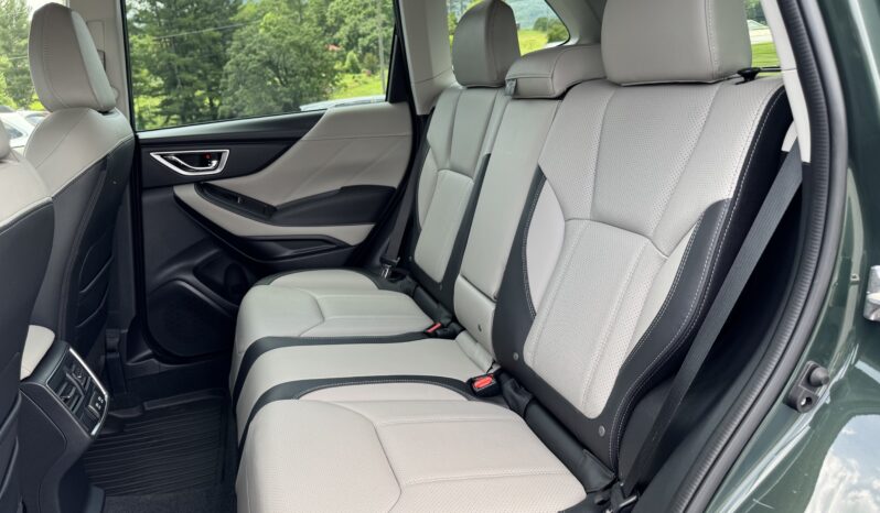 
								2022 Subaru Forester Limited / 32K full									