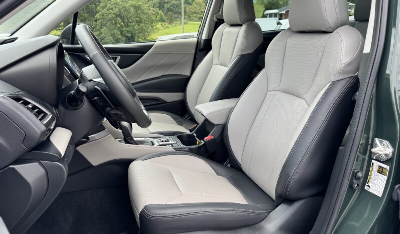 
								2022 Subaru Forester Limited / 32K full									