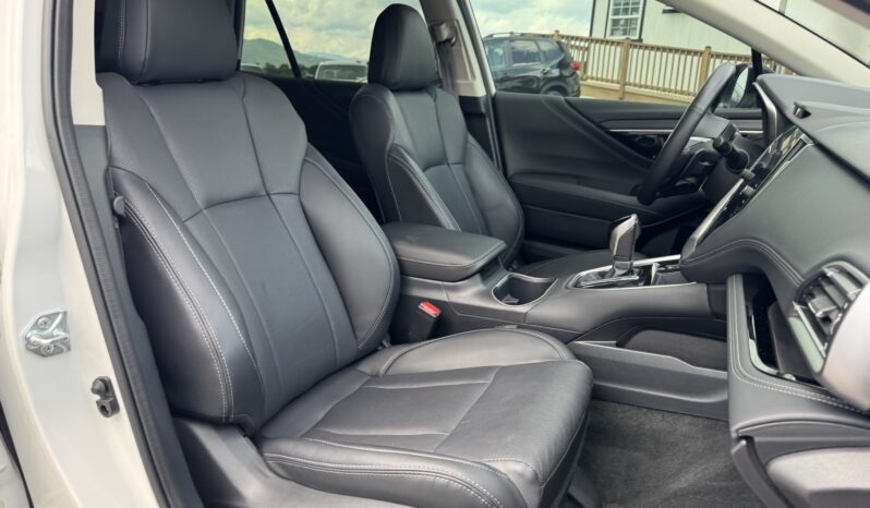 
								2024 Subaru Outback Limited XT / 8k full									