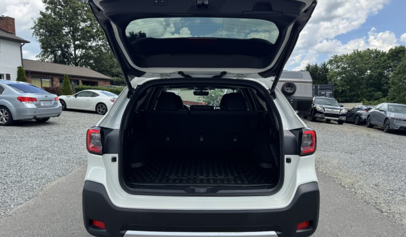 
								2024 Subaru Outback Limited XT / 8k full									